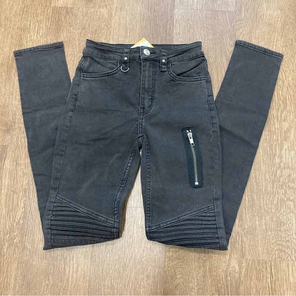 Divided H&M Women’s Charcoal High-Waisted Jeans Zipper Accent Moto Size 2 - Picture 2 of 15